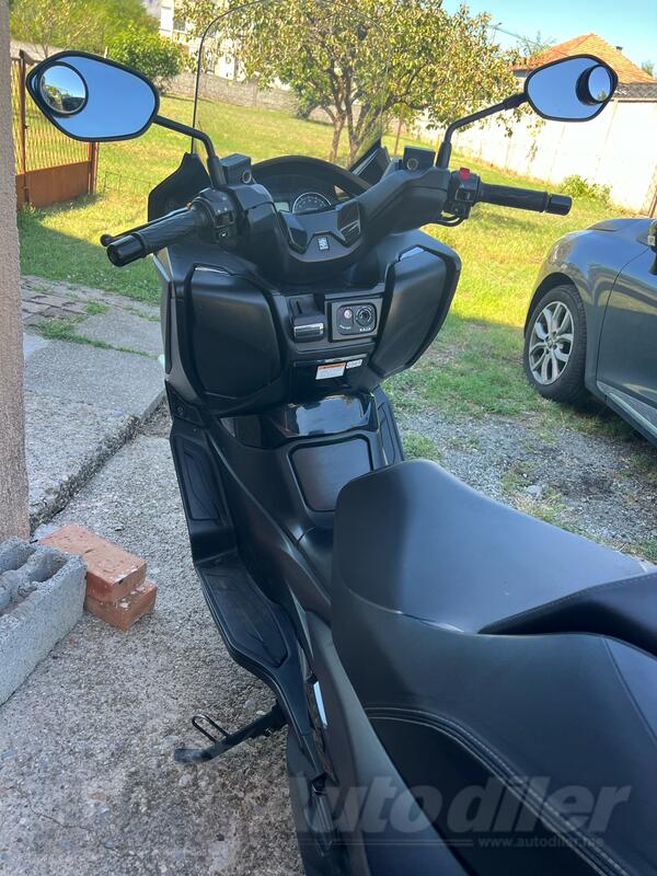 Suzuki - Burgman 400