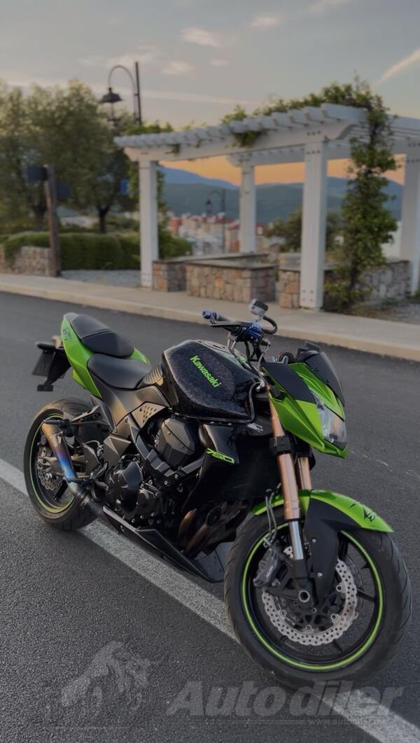 Kawasaki - Z750R