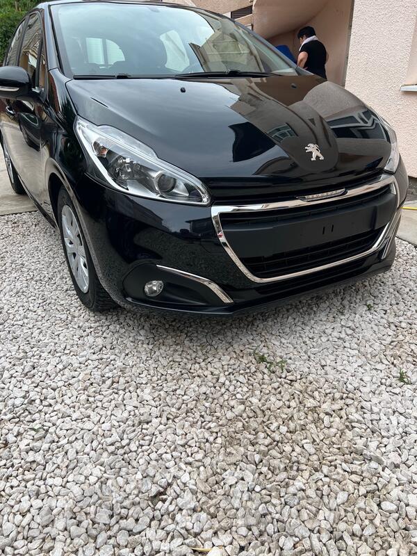 Peugeot - 208 - 1.4 dizel