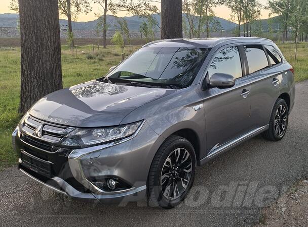 Mitsubishi - Outlander - PlugIn Hybrid
