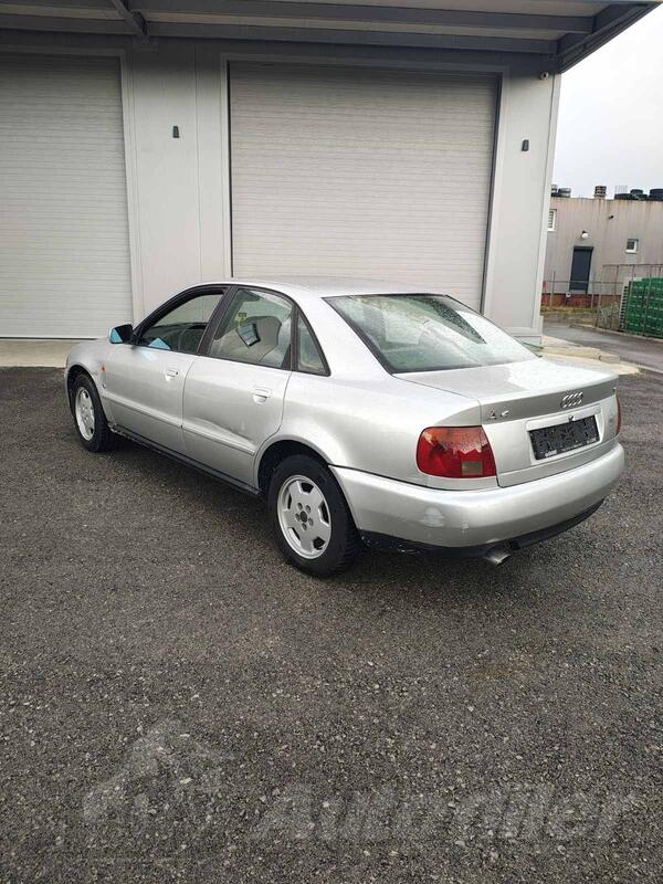 Audi - A4 - 1.8 BENZIN