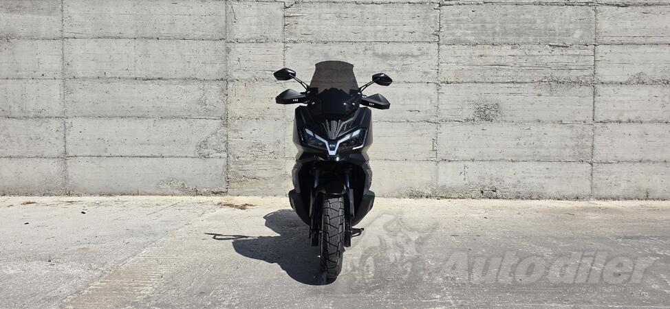 SYM - ADX 300