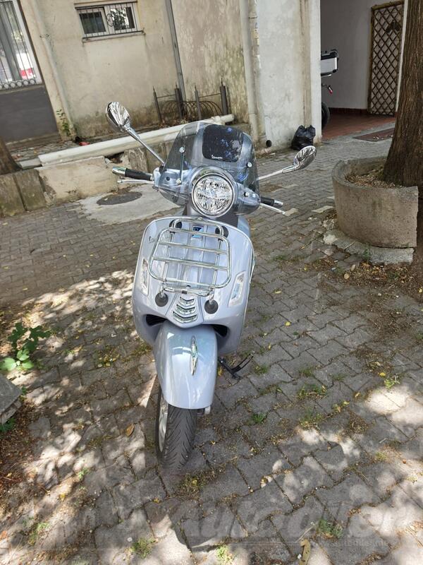 Piaggio - Vespa GTS 300