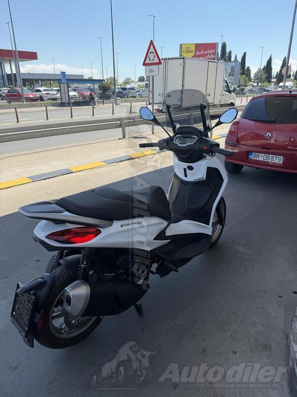 Piaggio - Piagio beverly 310 hpe