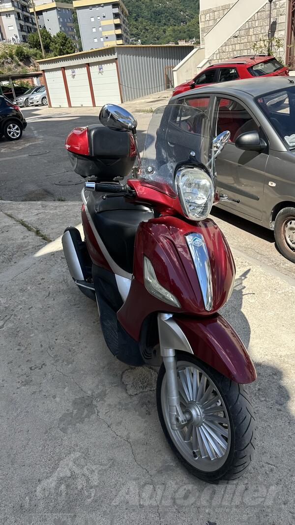 Piaggio - Beverly 300IE