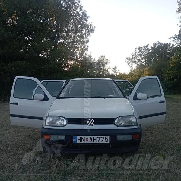 Volkswagen - Golf 3