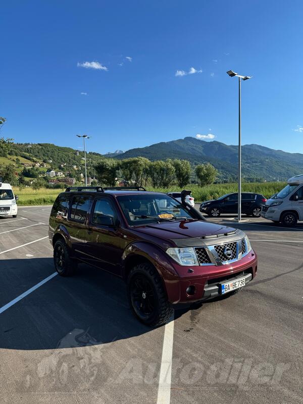 Nissan - Pathfinder - 2.0 126
