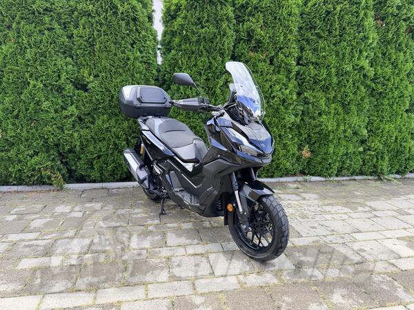 Honda - ADV350