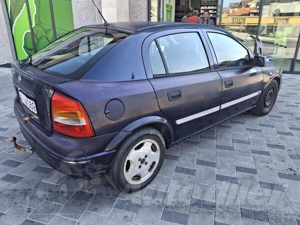 Opel - Astra - 1700