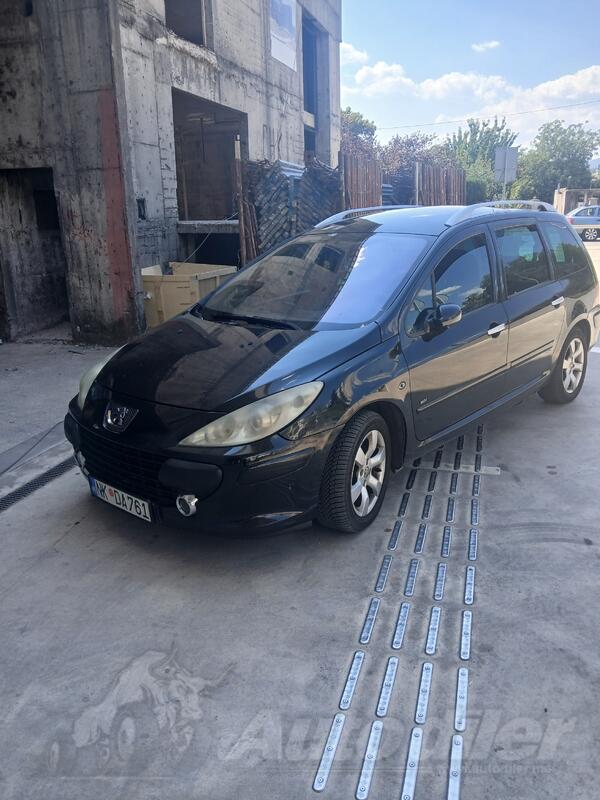 Peugeot - 307