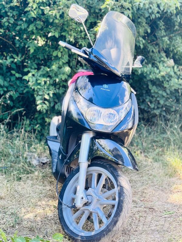 Piaggio - Beverley 250