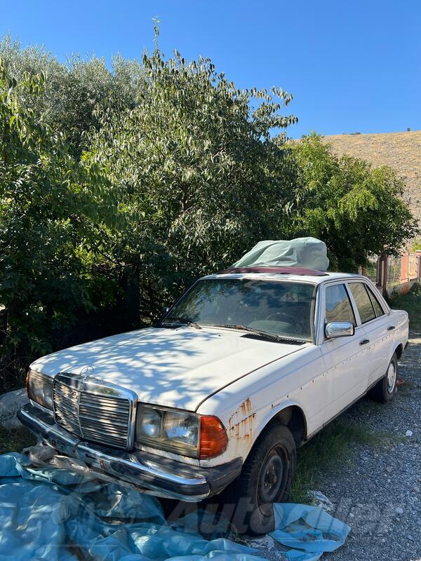 Mercedes Benz - 200