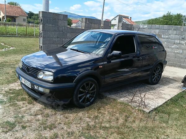 Volkswagen - Golf 3 - 1.6 74kw GT