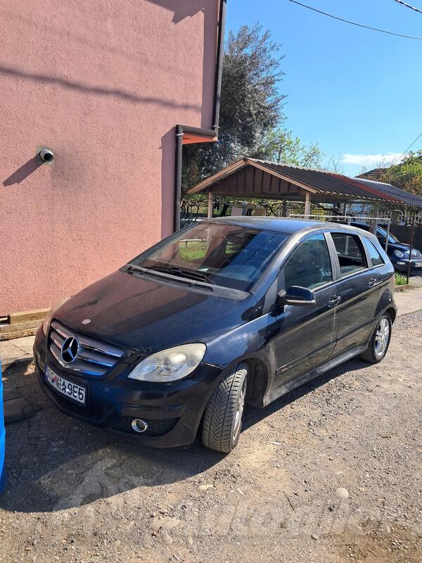 U djelovima Mercedes Benz - B 180 1.8 D