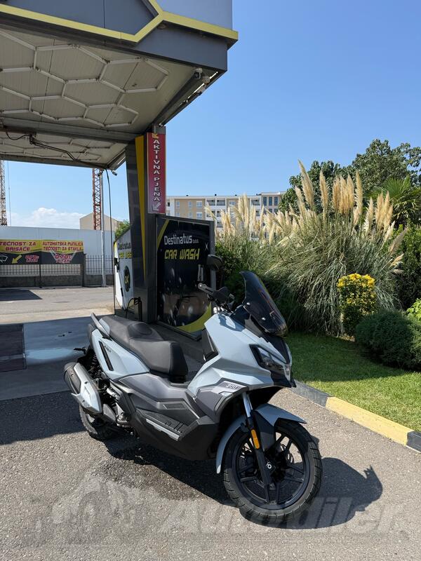 SYM - ADX 300