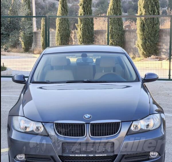 BMW - 320 - 320
