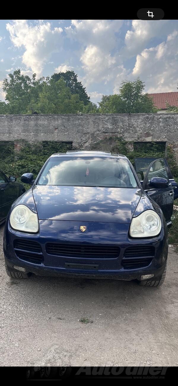Porsche - Cayenne - Porsche Cayenne 4.5 V8