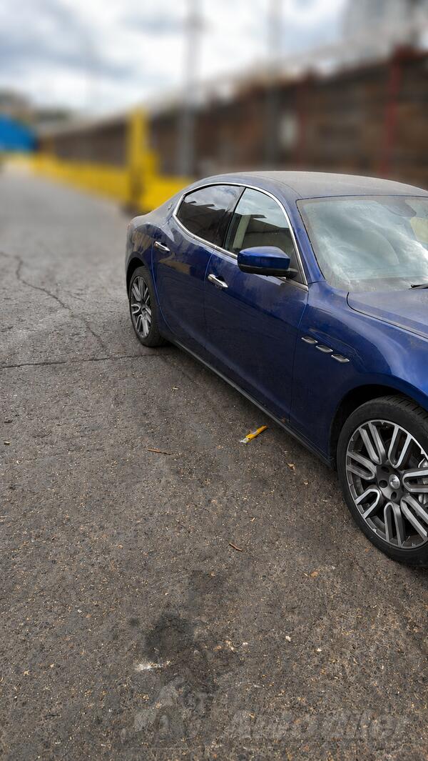 U djelovima Maserati - Ghibli