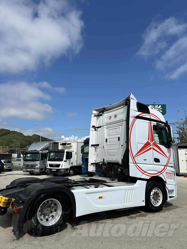 Mercedes Benz - actros