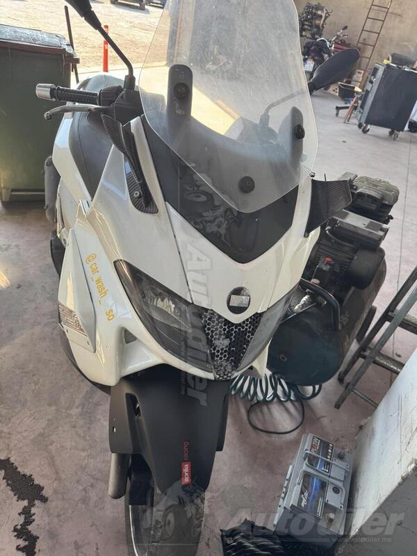 Aprilia - x max 300