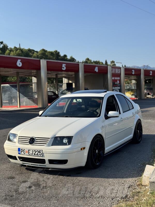 Volkswagen - Jetta - 2.0 i