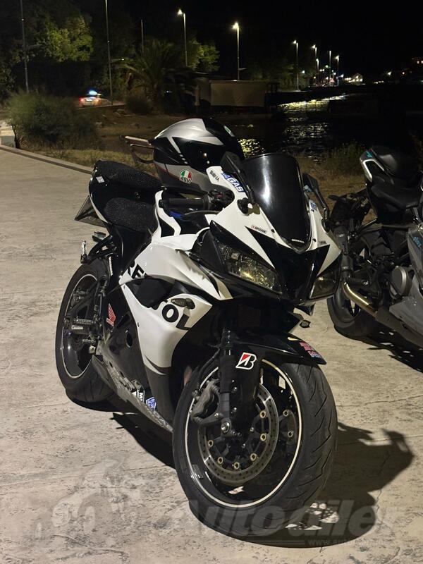 Honda - CBR 600 RR