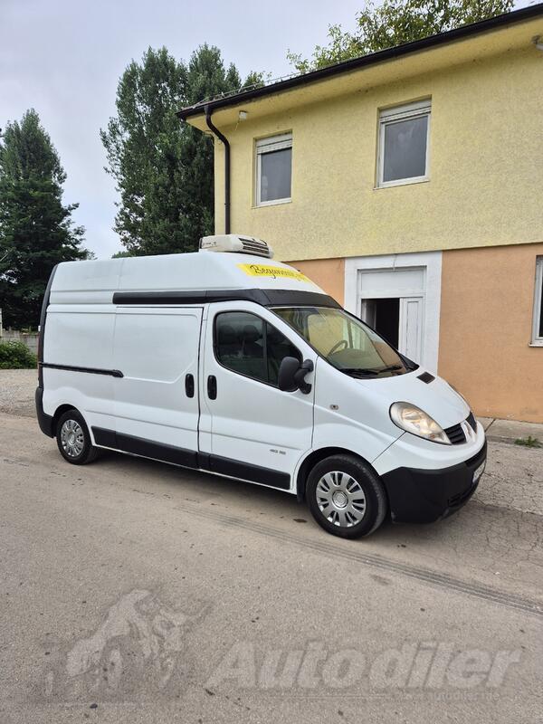 Renault - Trafic 2.0 dci