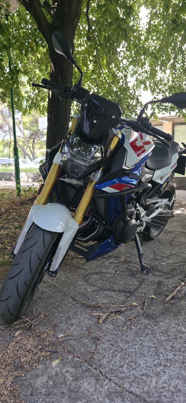 BMW - F 900 R