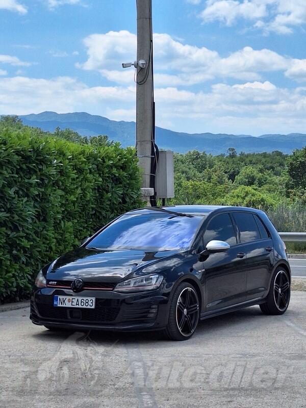 Volkswagen - Golf GTI - 2.0TFSI