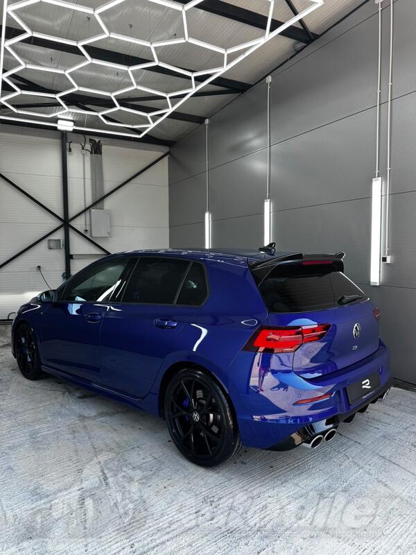 Volkswagen - Golf 8 - R