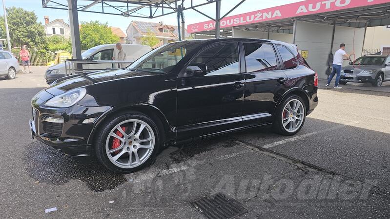 Porsche - Cayenne - GTS