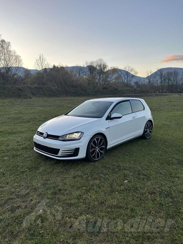 Volkswagen - Golf 7 - 2.0 TDI