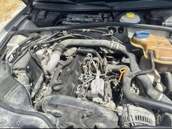 Motor za Automobile - Volkswagen - Passat    - 1997