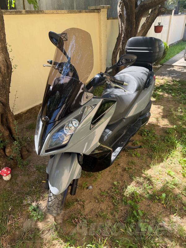 Kymco - Downtown