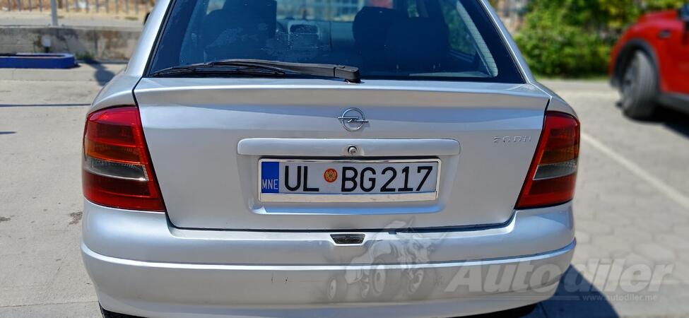 Opel - Astra - 2,0