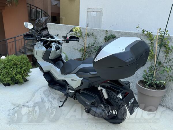 Honda - adv350