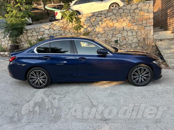 BMW - 318