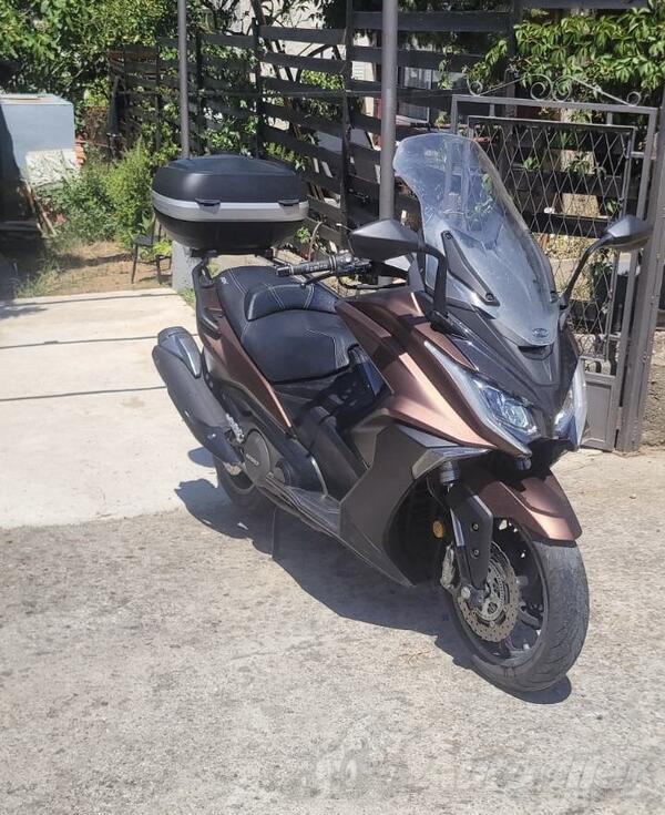 Kymco - ak550