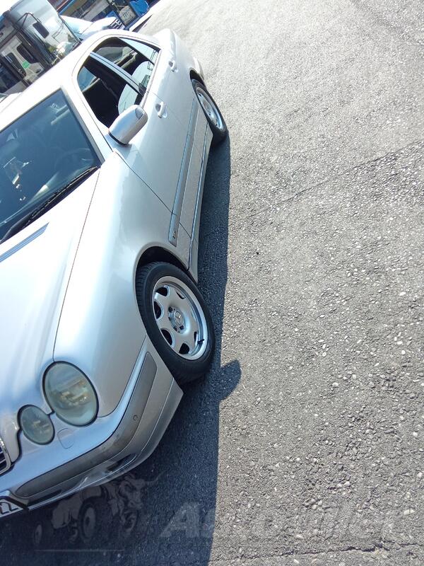Mercedes Benz - E 220 - 2200