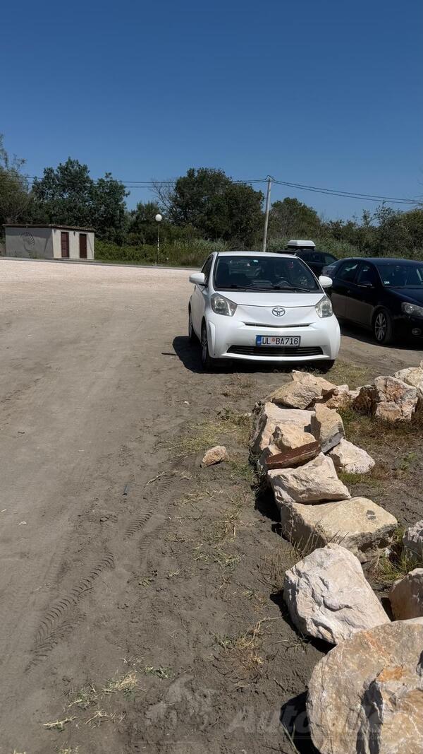 Toyota - iQ - 1.0