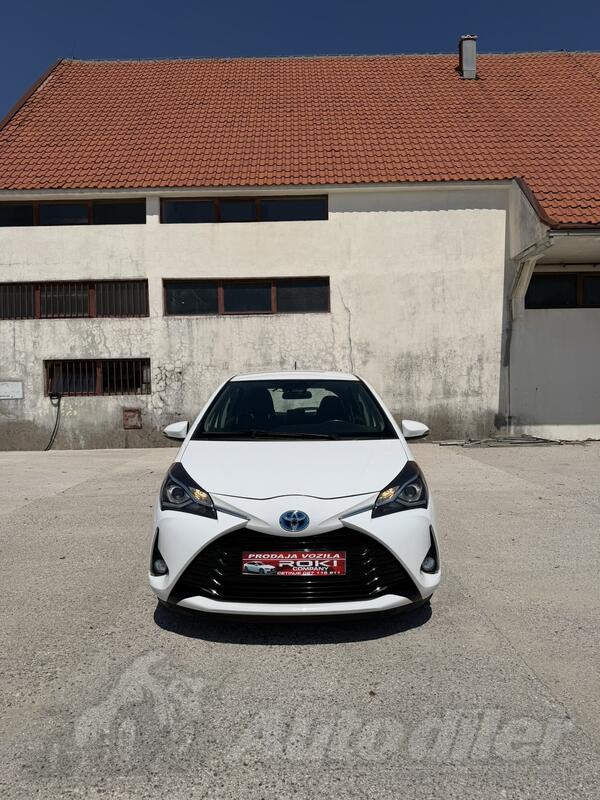 Toyota - Yaris - 1.5 hybrid- automatik