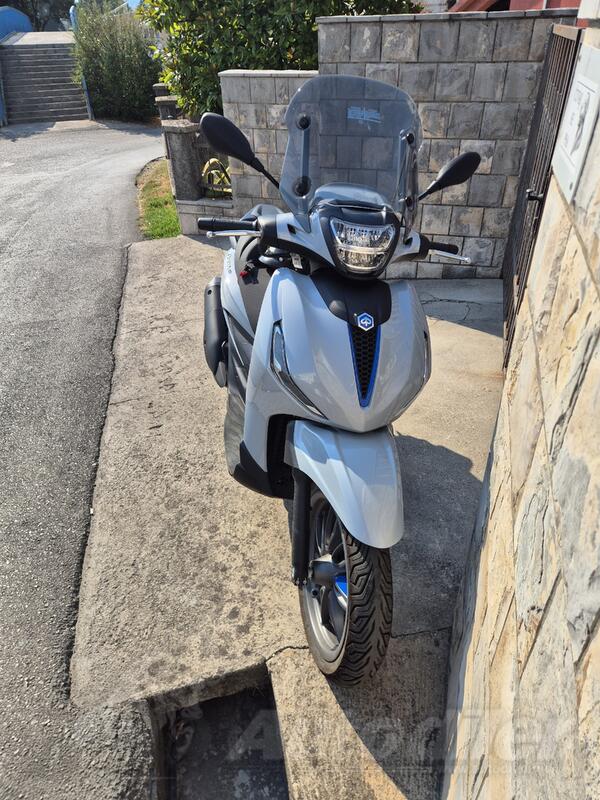 Piaggio - Beverly 310
