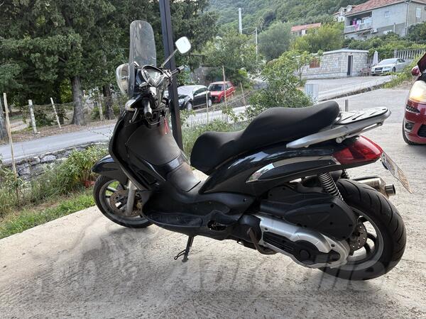 Piaggio - Beverli 500