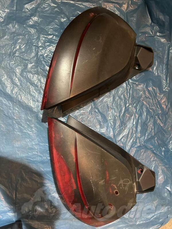 Oba stop svjetla za Renault - Megane    - 2000-2007