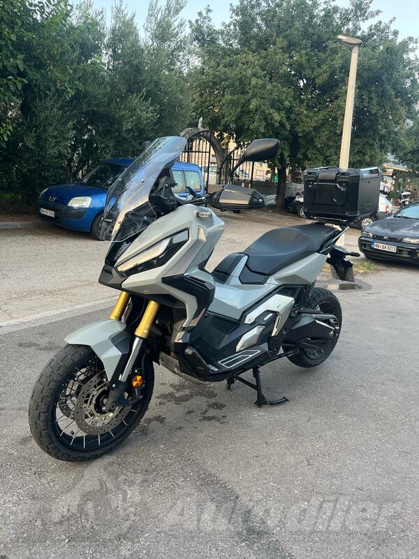 Honda - X-Adv