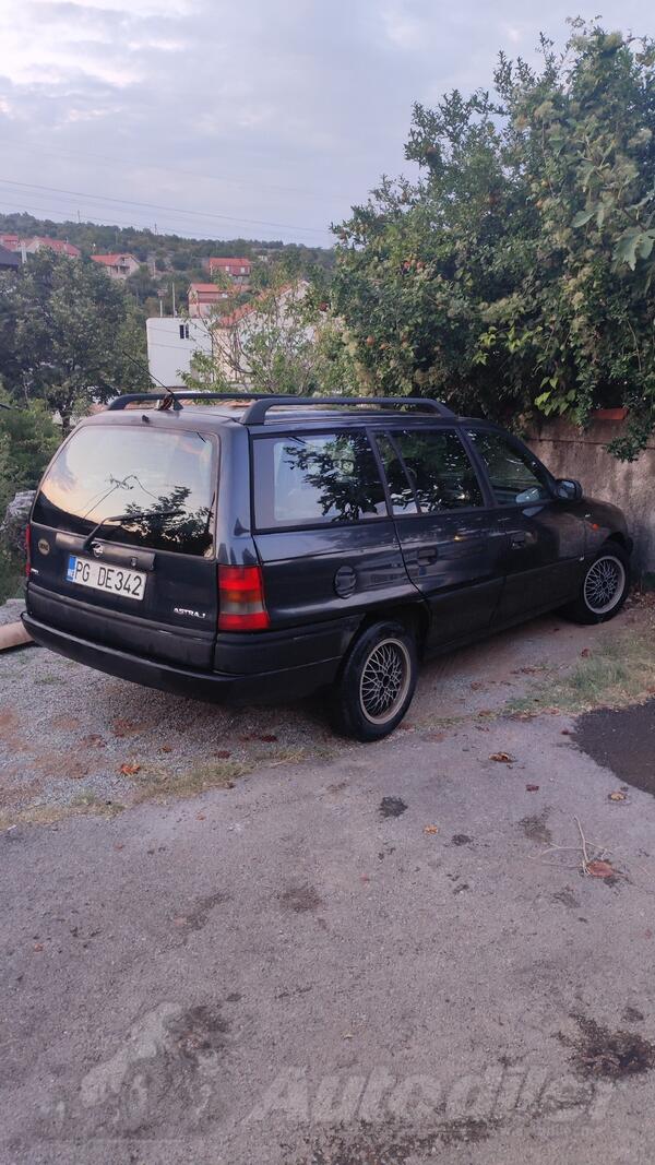 Opel - Astra - 1.4 benzin