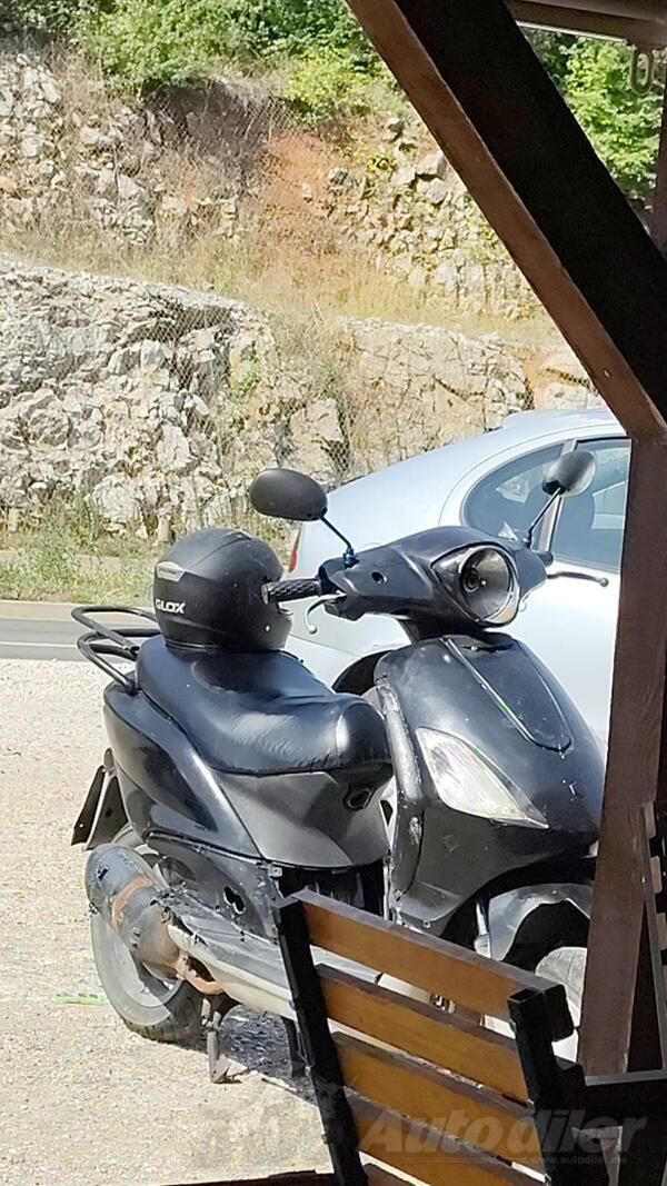 Piaggio - flay