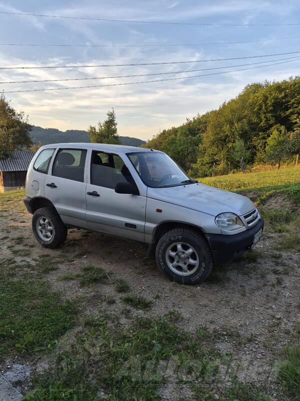 Chevrolet - Niva - 1.7i