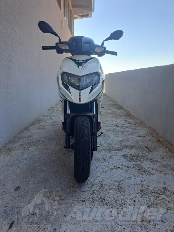 Aprilia - sr gt 125
