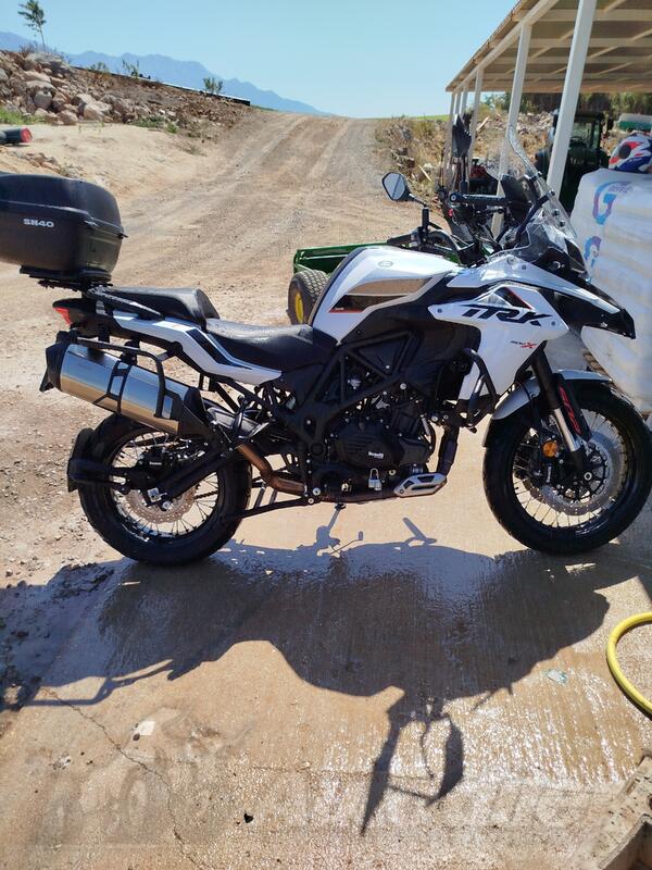 Benelli - trk 502x